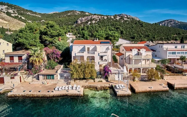 Sea Front - Free Parking - A5