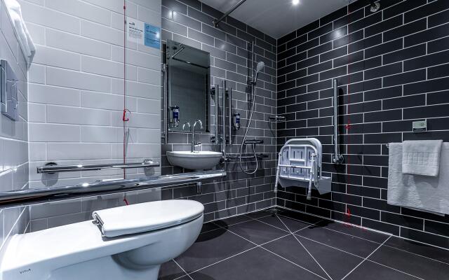 Holiday Inn Express Edinburgh City West by IHG