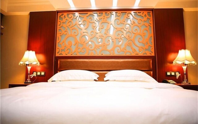 Yuebanwan Hotel (Fat Donglai at Xuchang Railway Station)