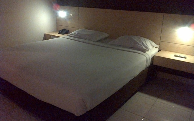 Hotel Lucky Inn – Guest Rooms – Manado