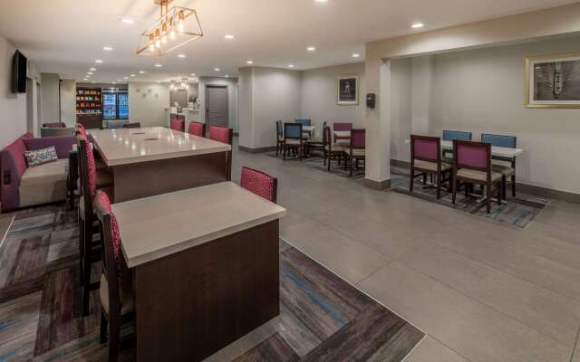 La Quinta Inn & Suites by Wyndham Houston NW Brookhollow