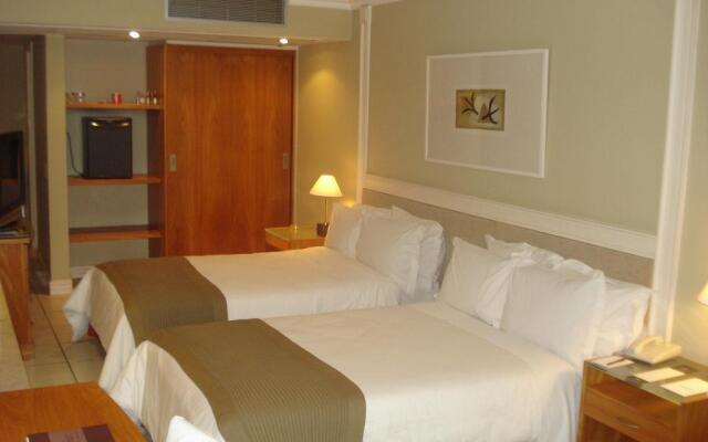 Golden Tulip Ipanema Plaza