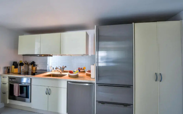Carlyle Hotel Ocean Dr South Beach 2 Bedroom Luxury Apartment