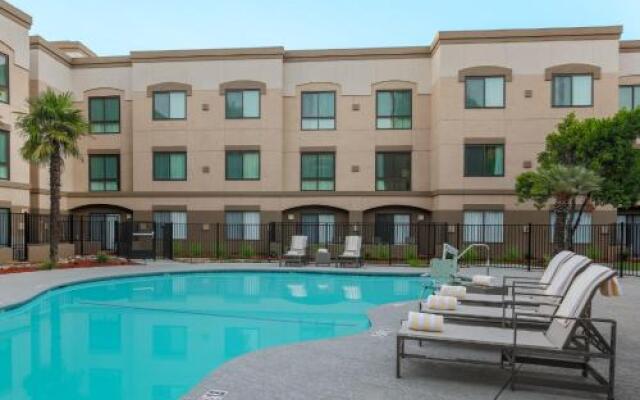 DoubleTree Suites by Hilton Hotel Sacramento - Rancho Cordova