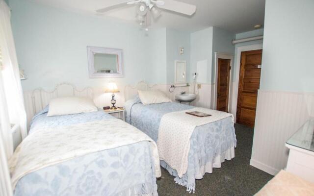 Terrace Inn and 1911 Restaurant