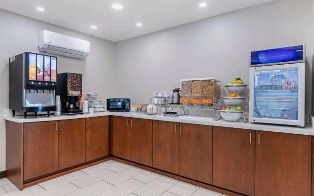 Comfort Inn & Suites