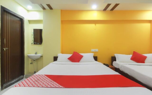 OYO 47565 Hotel Cm Residency