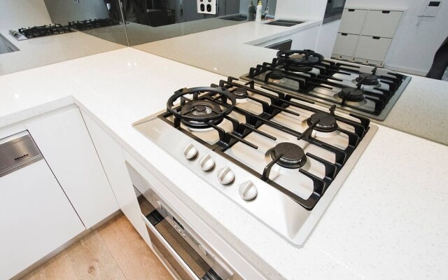 E10 Darling Harbour 2 BDR APT