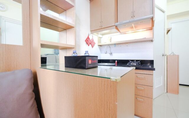 Pool View Green Pramuka Apartment near Shopping Mall