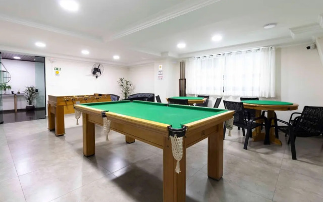 Apto com Excelente Localiza o a 50m da Praia