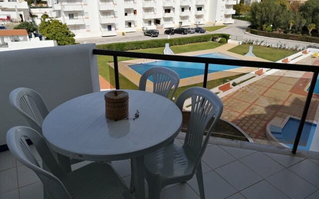 Cozy 1-bed Apartment Near Oura Beach