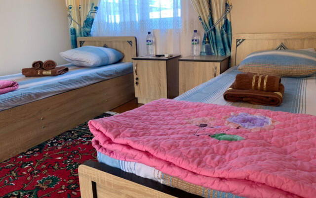 Zuxro Guesthouse