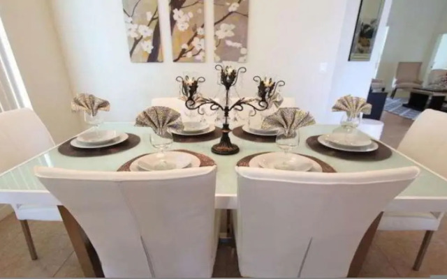 4bdr w Pool Near Disney