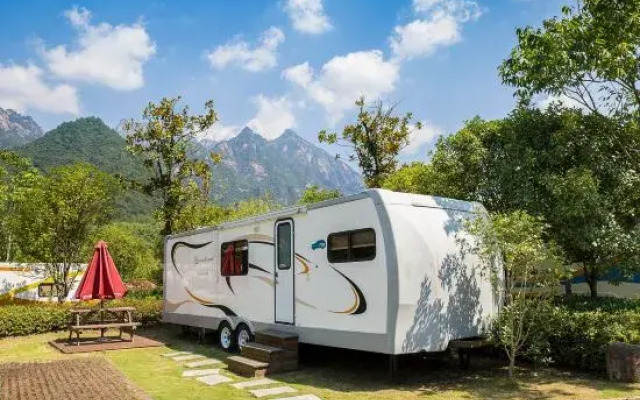 To Journey Huangshan Camping