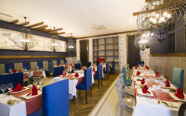 Port River Hotel & Spa