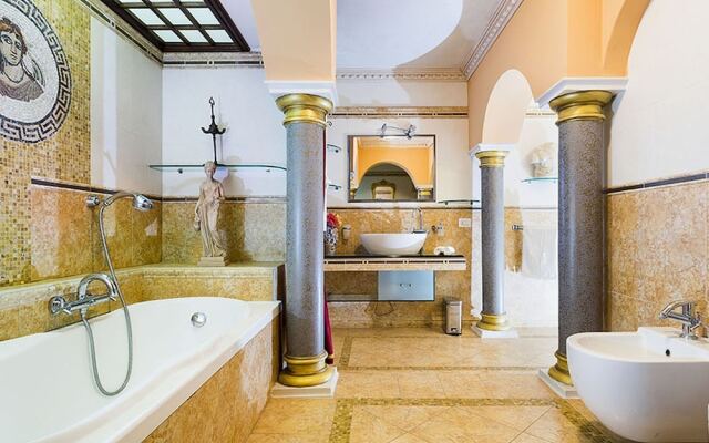 Exclusive Villa With Panoramic Swimming Pool And Jacuzzi 2 Km From The Sea