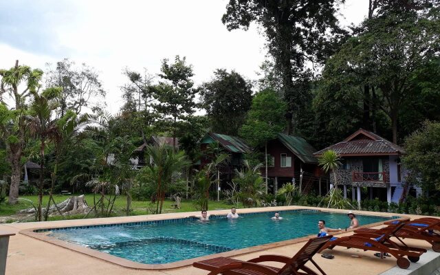 Tree Top River Huts