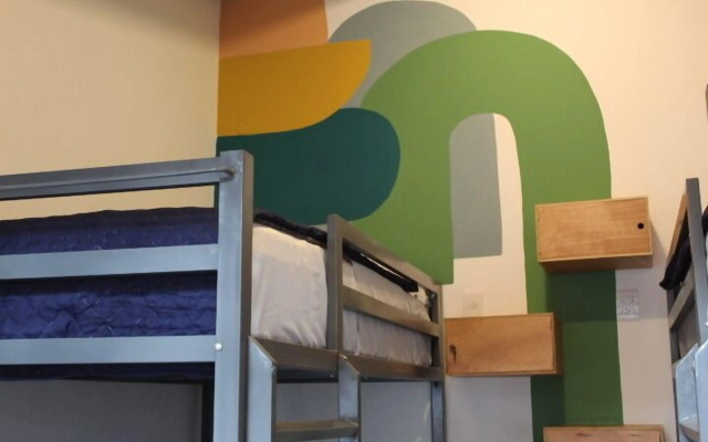 Real 114 Hostal - Hostel