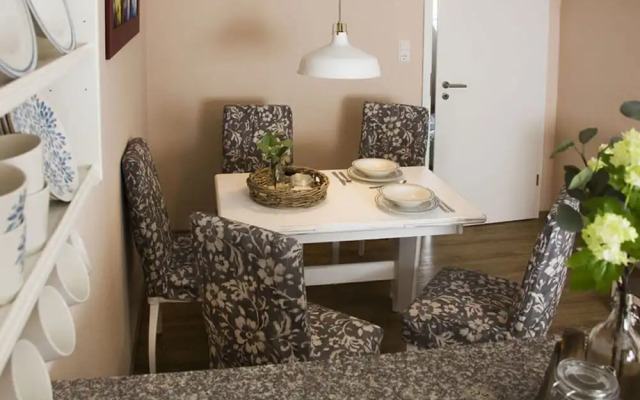 Dandelion Modern Retreat