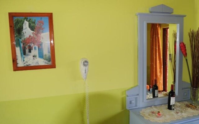 Efi Studios & Apartments