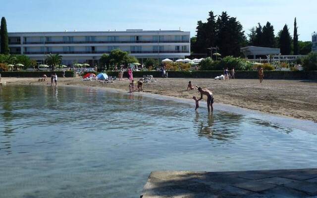 Family Ground Floor Apartment, Close to the Beach