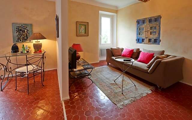 La Grande Maison De Nans