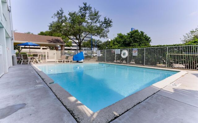 OYO Hotel Houston Katy Freeway