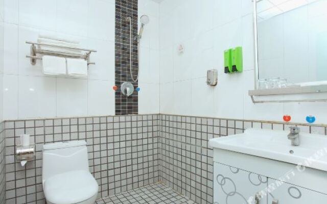 Ward Aladdin Hotel (Weifang Railway Station Taihuacheng Branch)