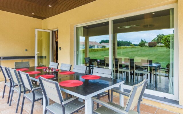 Modern Holiday Home in Aquitaine