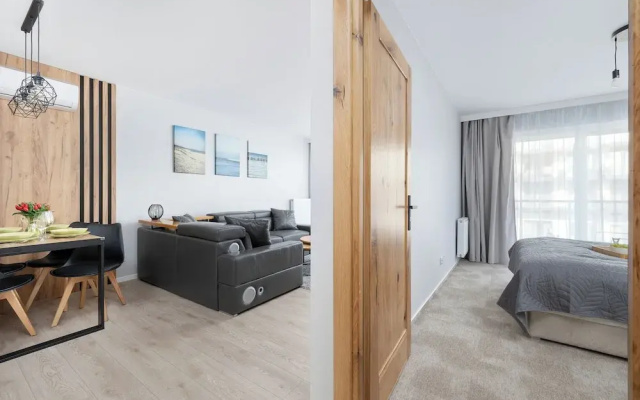 Apartment With Parking by Renters