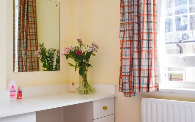1 Bedroom Mansion Block Apartment in Westminster