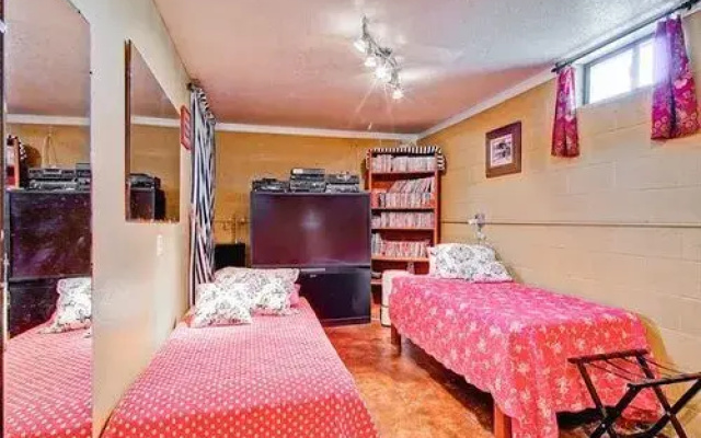 Judy Creek 4 Br home by RedAwning
