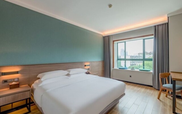 Rezen Select - Ningbo Railway Station, Tianyi Square