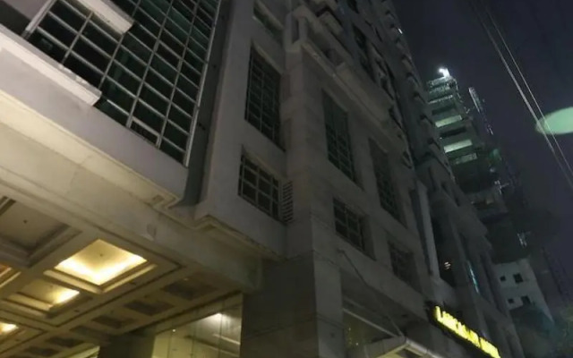 Lancaster Hotel by Central Flats