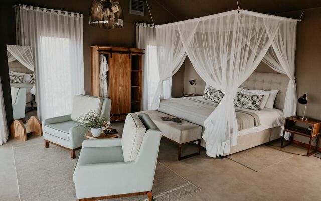 Kifaru Luxury Lodge & Bush Camp