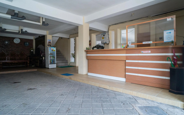 Urbanview Hotel Omah Anin Batu