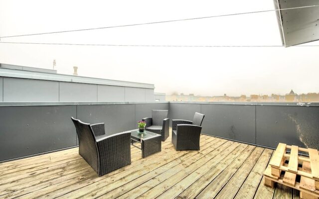 Beautiful 3Bdr Home With Private Roof Terrace