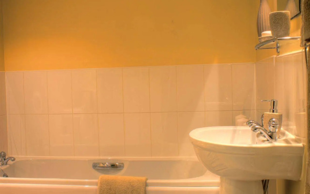 The Lindley Suite - Simple2let Serviced Apartments