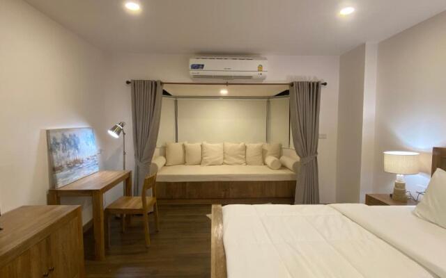 Nim-Mann Classy 615, Nimmanhemindra Rd, ChiangMai