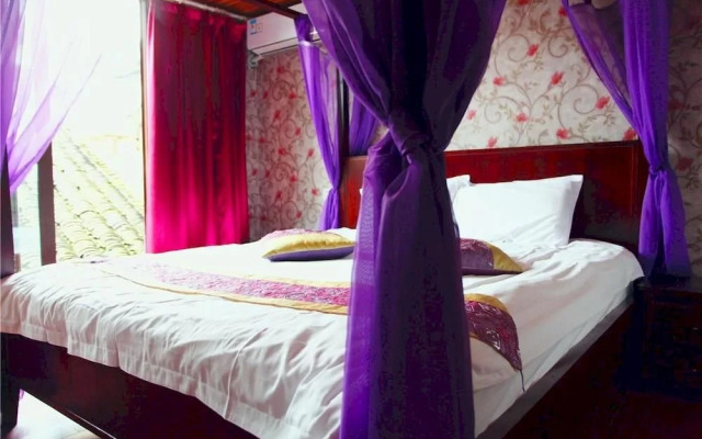 Wuzhen Yishuige Inn