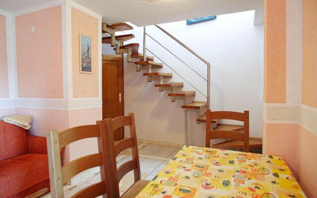 Amazing Apartment in Fazana With 1 Bedrooms and Wifi
