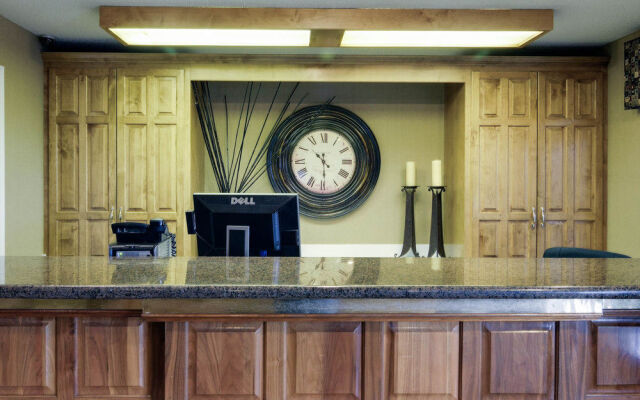 Quality Inn Russellville Area