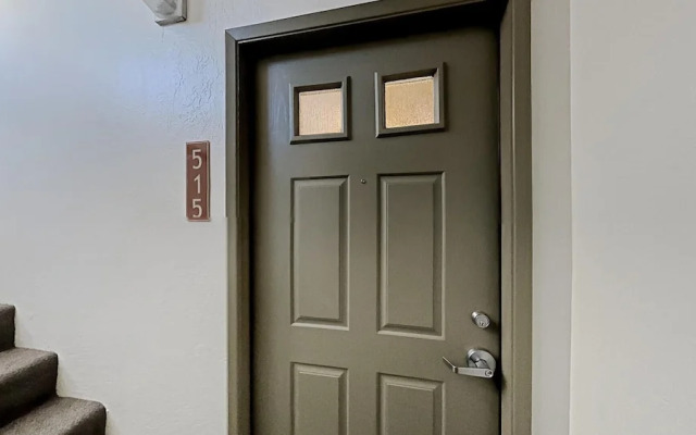 515 2 Bedroom Condo