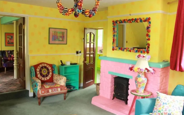 Colourful Forest of Dean Pikehouse