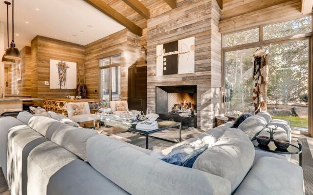 1-184 West Meadow Drive