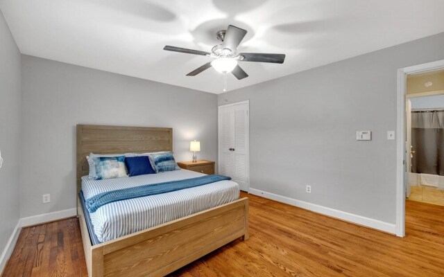 2BR Duplex Near From Uptown Charlotte