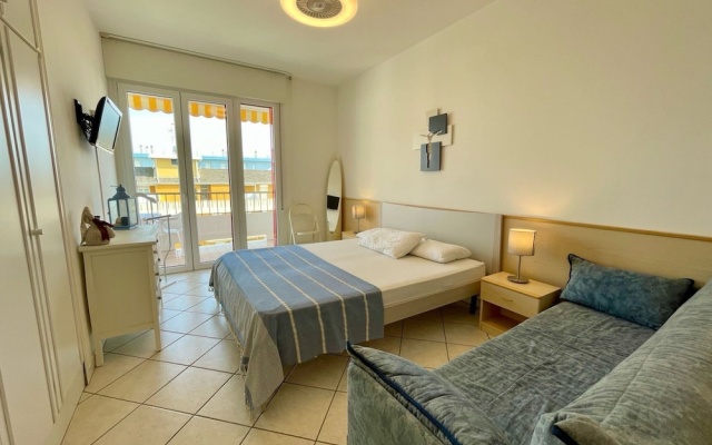Bright Apartment With Shared Pool