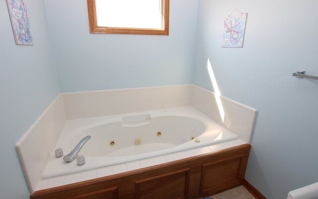 Lake's Ocean View - 5 Br Home