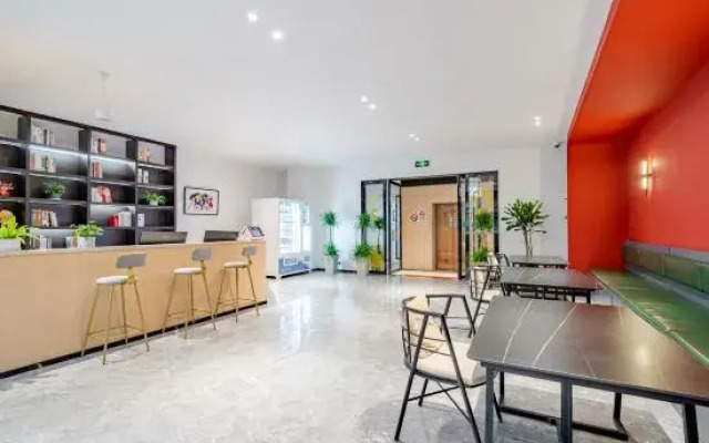 C9 Apartment Hotel (Shanghai Meilong Branch)