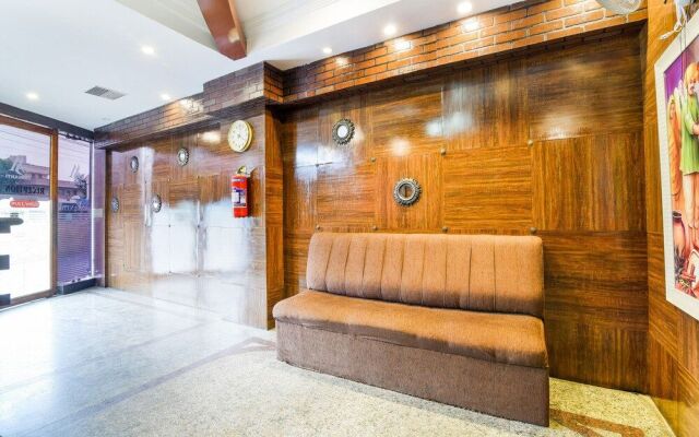 Flagship 41595 Gayatri Grand